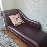 Experience pure luxury with our Chesterfield Buttoned Chaise Longue, upholstered in a premium Oxblood Genuine Leather 💎⁠
⁠
- British Handmade 🇬🇧⁠
- 30 Years + Experience ⭐⁠
⁠
#chaise #chaiselongue #chaiselounge #furniture #furnituredesign #homedecor #homeinspo #handmade #interiordesign #furnituremaker #bespokefurniture #luxuryfurniture #Beaumont #BeaumontBPT #upholstery #fabric #interior #sofa #daybed